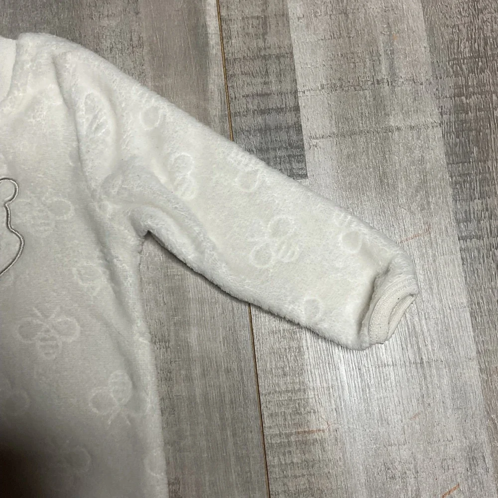 Disney Baby Winnie the Pooh White Fleece Footed Sleeper 6-9M Bee Embossed Zip